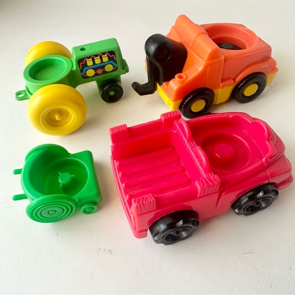 Fisher Price Little People Vehicles and Figures - Picture 6 of 10